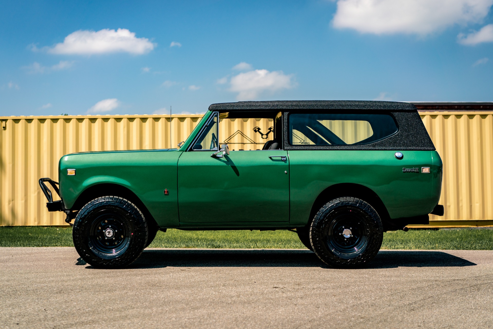 International-Scout-1975-Green-Black-22