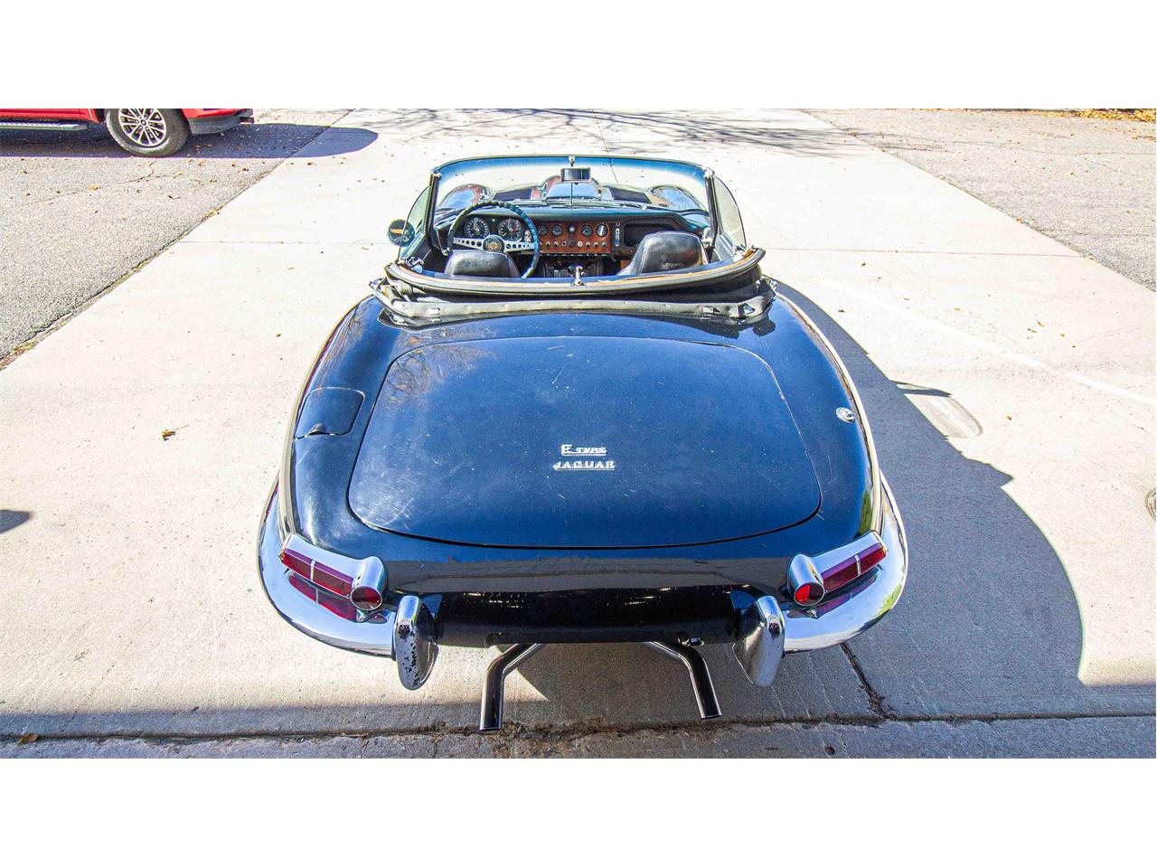 Jaguar-E-type-1961-Black-Black-1