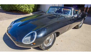 Jaguar-E-type-1961-Black-Black-3