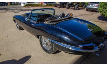 Jaguar-E-type-1961-Black-Black