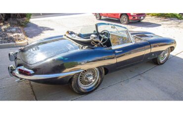 Jaguar-E-type-1961-Black-Black-4