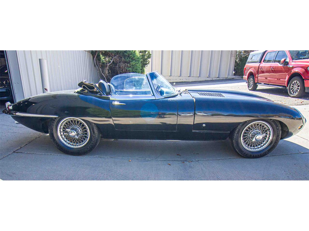 Jaguar-E-type-1961-Black-Black-5