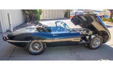 Jaguar-E-type-1961-Black-Black-8