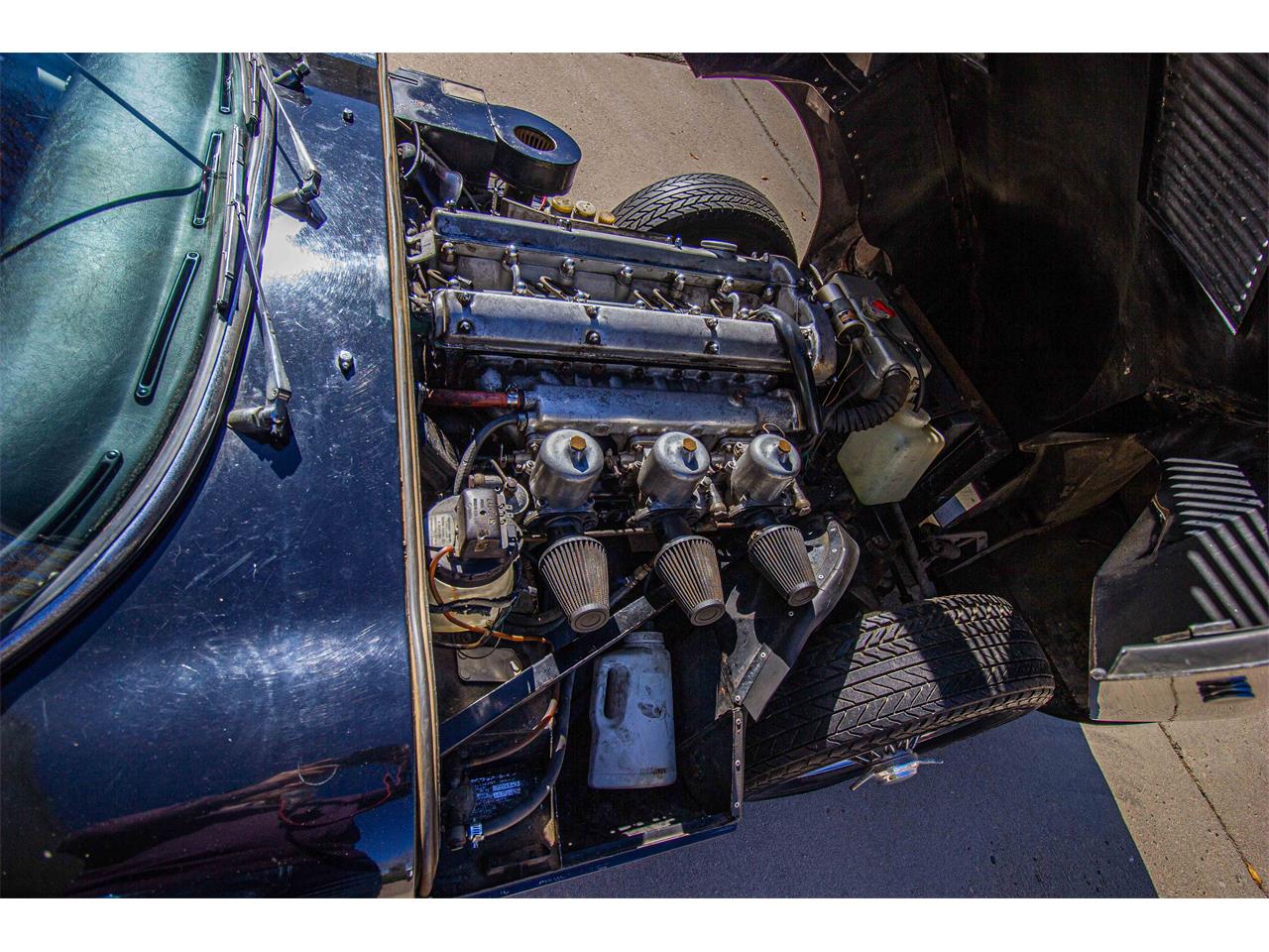 Jaguar-E-type-1961-Black-Black-9