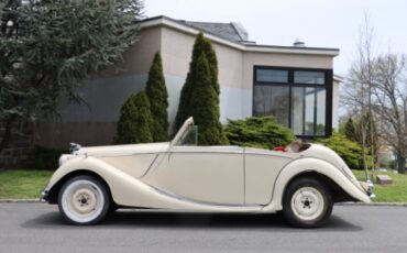 Jaguar-Mark-v-1950-Ivory-Red-2