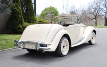 Jaguar-Mark-v-1950-Ivory-Red-4