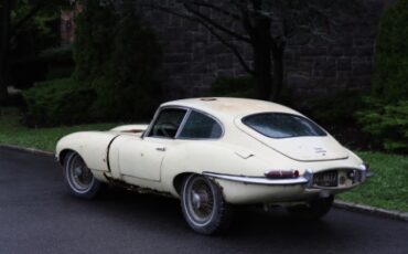 Jaguar-Other-1965-Yellow-Black-5