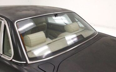 Jaguar-Xj6-1990-Black-Barley-21
