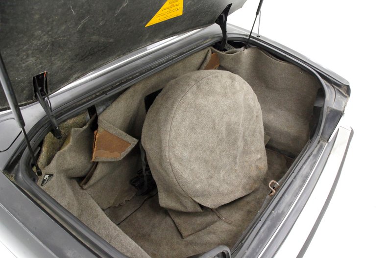 Jaguar-Xj6-1990-Black-Barley-26