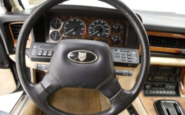 Jaguar-Xj6-1990-Black-Barley-31