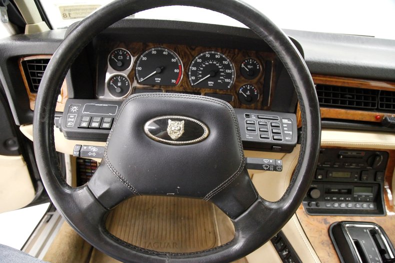 Jaguar-Xj6-1990-Black-Barley-31