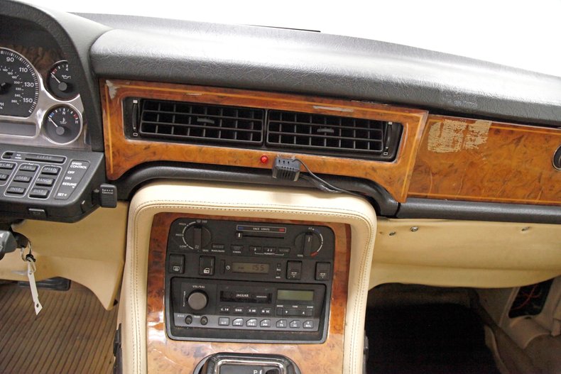 Jaguar-Xj6-1990-Black-Barley-34