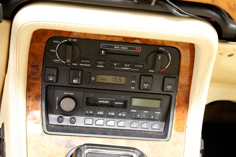 Jaguar-Xj6-1990-Black-Barley-35