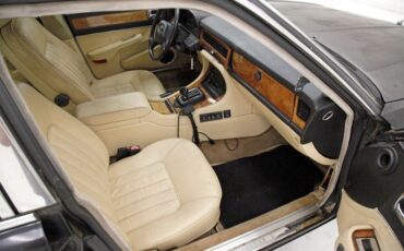 Jaguar-Xj6-1990-Black-Barley-37