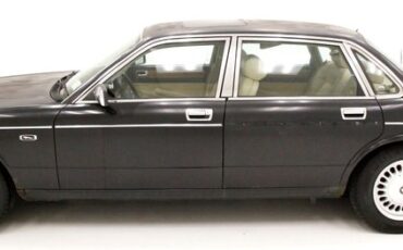 Jaguar-Xj6-1990-Black-Barley