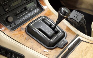 Jaguar-Xj6-1990-Black-Barley-42