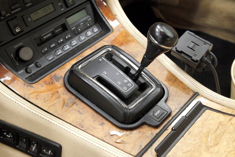 Jaguar-Xj6-1990-Black-Barley-42