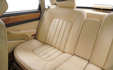 Jaguar-Xj6-1990-Black-Barley-43