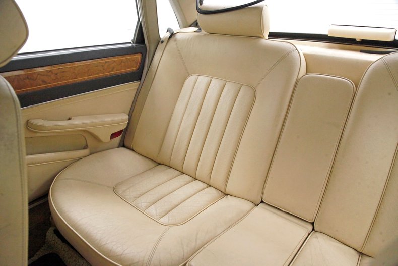 Jaguar-Xj6-1990-Black-Barley-43