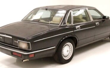 Jaguar-Xj6-1990-Black-Barley-45