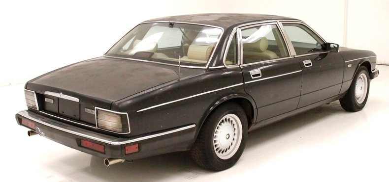 Jaguar-Xj6-1990-Black-Barley-45