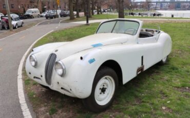 Jaguar-Xk120-1953-White-Black-1