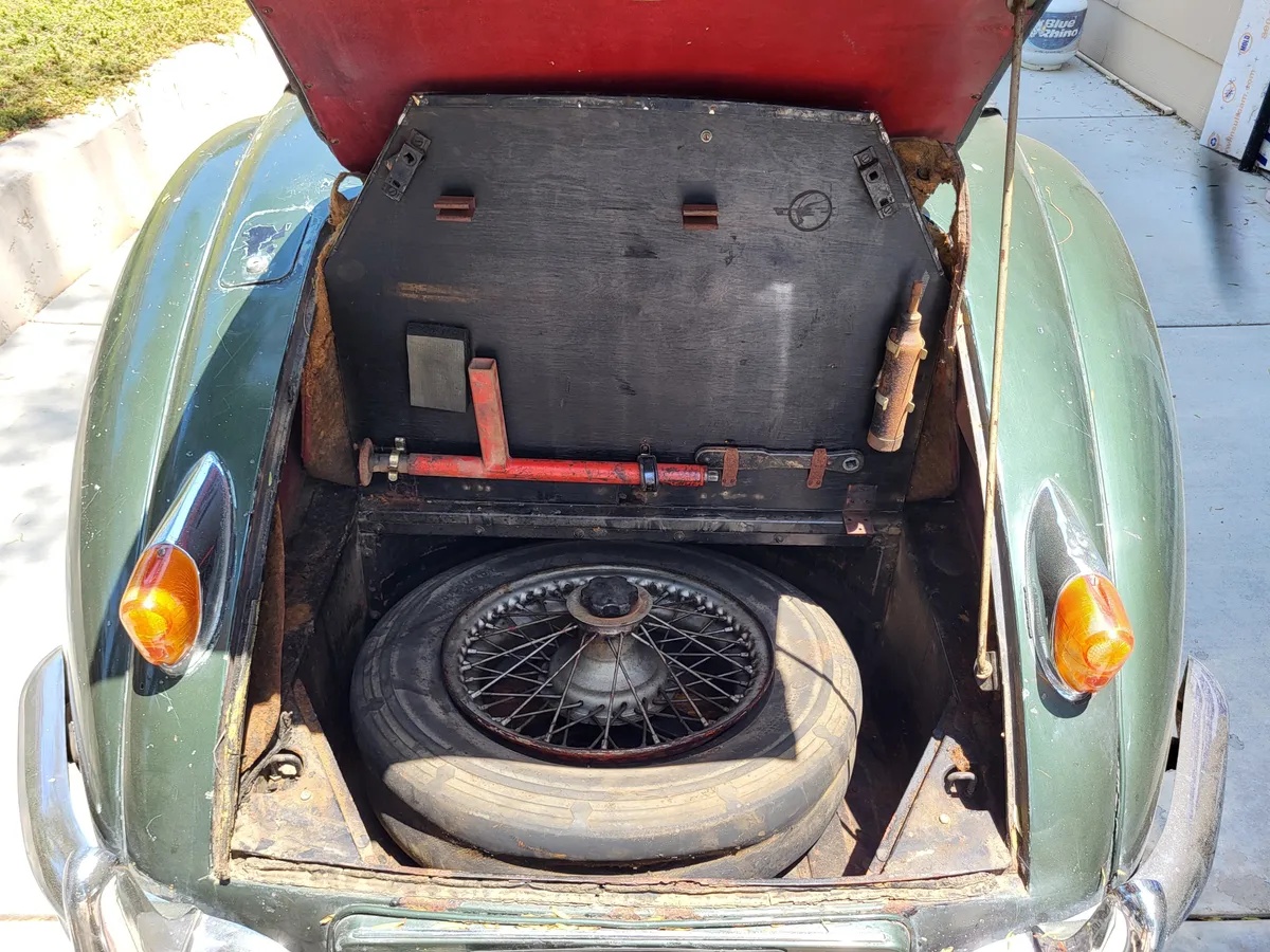 Jaguar-Xk140mc-1957-Green-Black-4