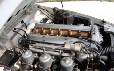 Jaguar-Xk150-1959-White-Black-7