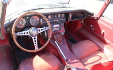 Jaguar-Xke-1962-White-Red-3