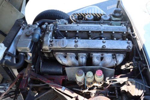 Jaguar-Xke-1962-White-Red-4