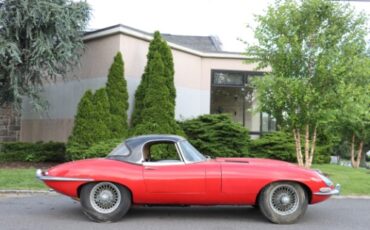 Jaguar-Xke-1964-Red-Black-3