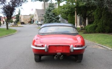 Jaguar-Xke-1964-Red-Black-5