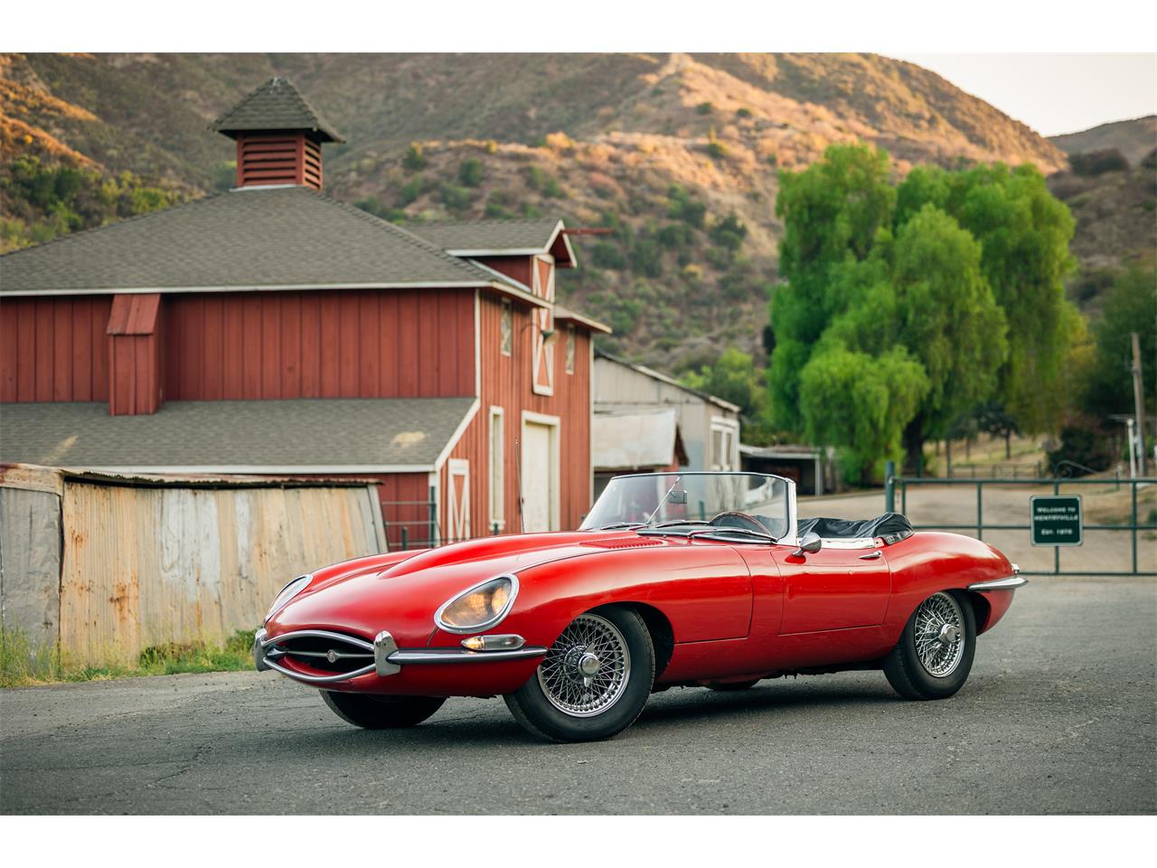 Jaguar-Xke-1964-Red-Red-1