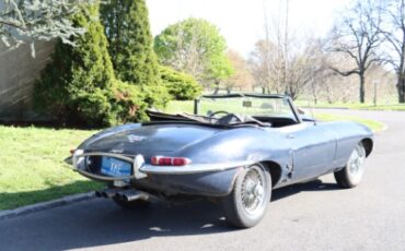 Jaguar-Xke-1967-Blue-Gray-4