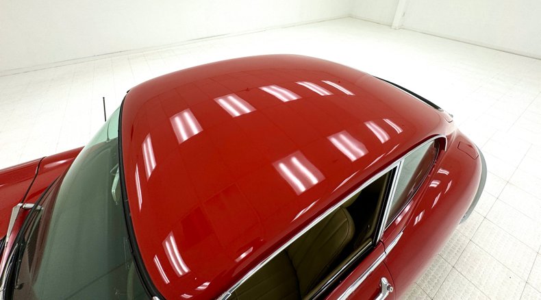 Jaguar-Xke-1969-Carmen-Red-Tan-19