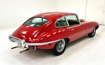 Jaguar-Xke-1969-Carmen-Red-Tan-3