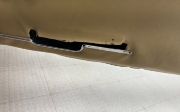 Jaguar-Xke-1969-Carmen-Red-Tan-41