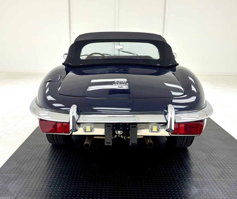 Jaguar-Xke-1969-Indigo-Blue-Red-21