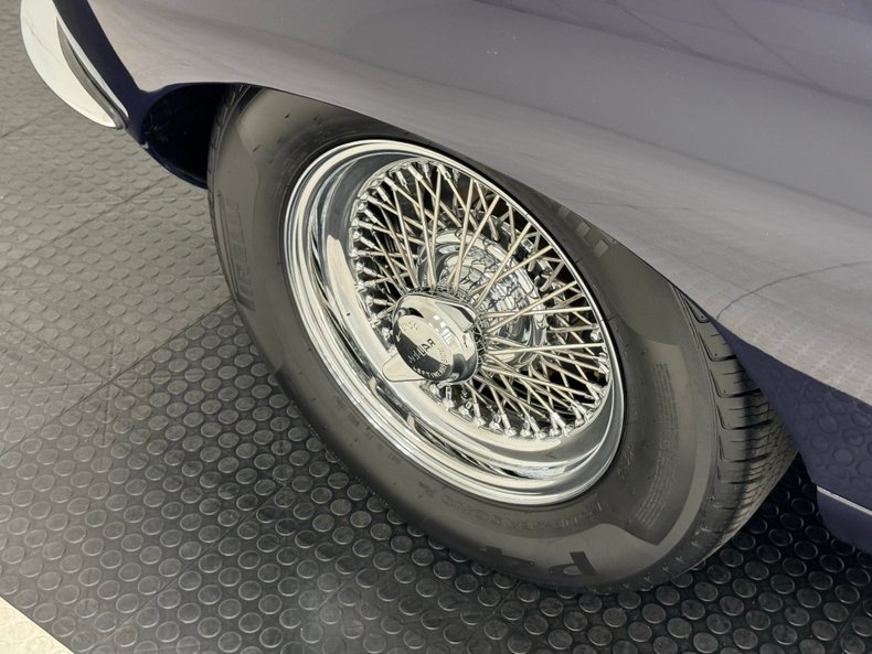 Jaguar-Xke-1969-Indigo-Blue-Red-27