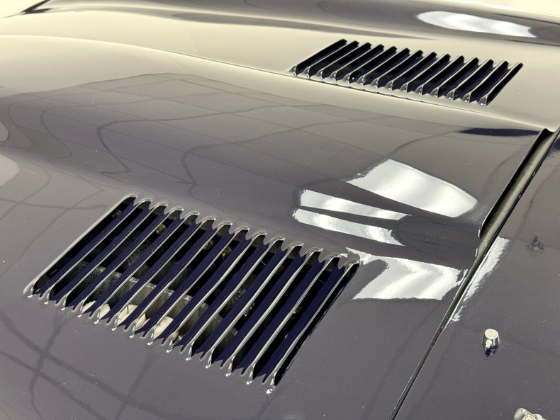 Jaguar-Xke-1969-Indigo-Blue-Red-28