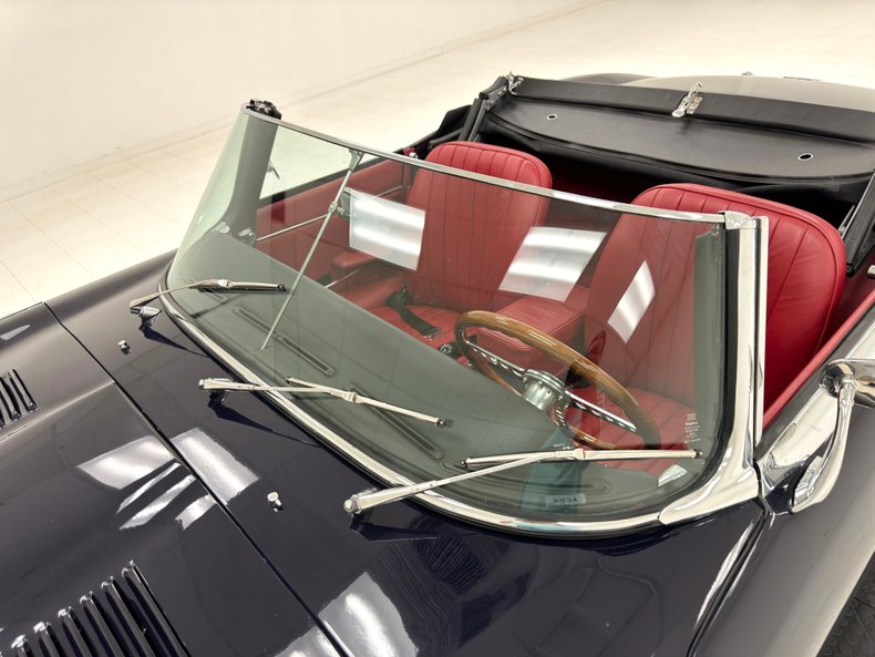 Jaguar-Xke-1969-Indigo-Blue-Red-29