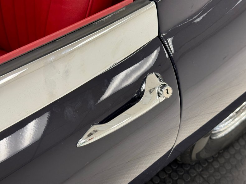 Jaguar-Xke-1969-Indigo-Blue-Red-32