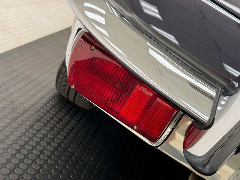 Jaguar-Xke-1969-Indigo-Blue-Red-35