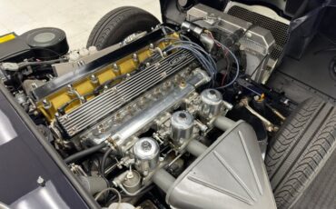 Jaguar-Xke-1969-Indigo-Blue-Red-37