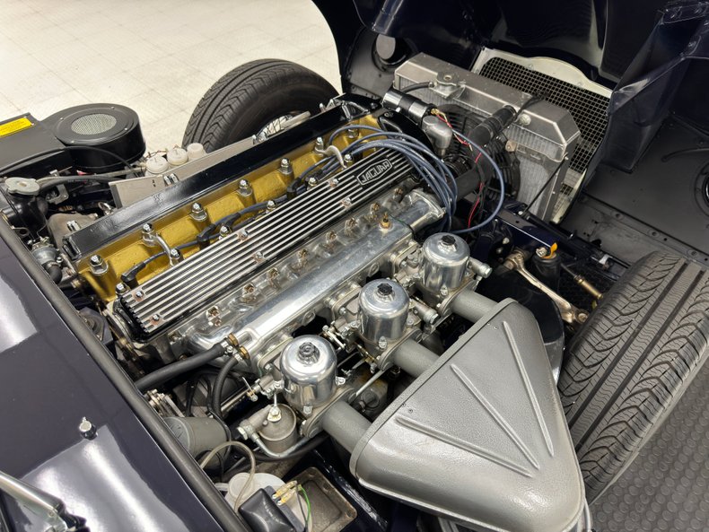 Jaguar-Xke-1969-Indigo-Blue-Red-37