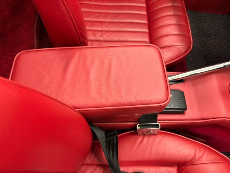 Jaguar-Xke-1969-Indigo-Blue-Red-4