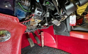 Jaguar-Xke-1969-Indigo-Blue-Red-5