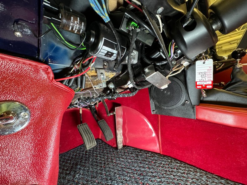 Jaguar-Xke-1969-Indigo-Blue-Red-5