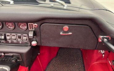 Jaguar-Xke-1969-Indigo-Blue-Red-9