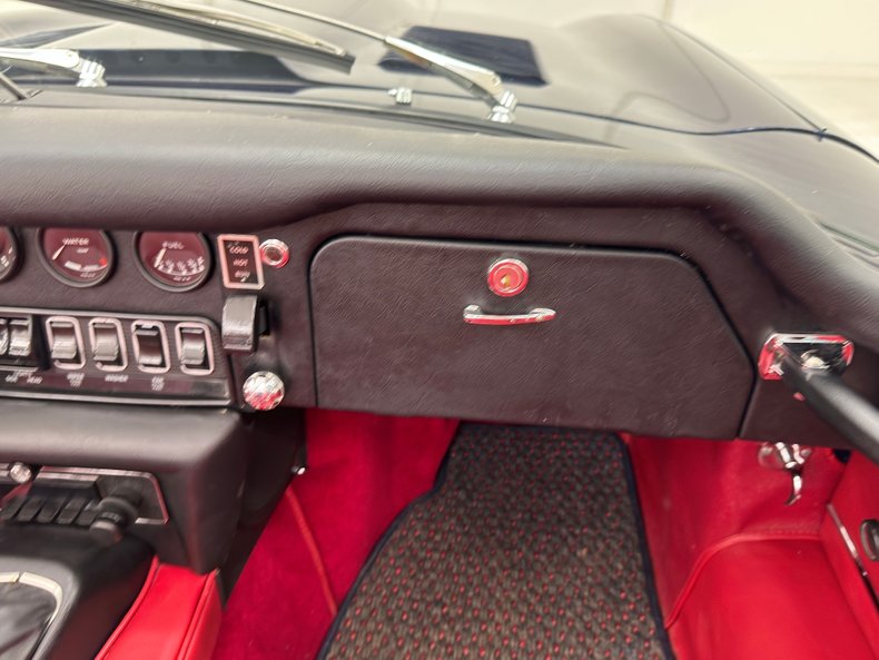 Jaguar-Xke-1969-Indigo-Blue-Red-9